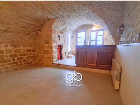 maison de village 72 m2 avec voûte en pierre- 3 chambres - c