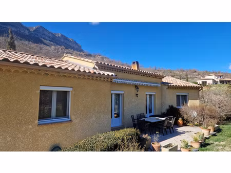 drme provencale villa plein pied 3 chambres  garage  piscine
