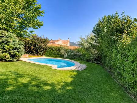 maison de luxe à vendre dans le quartier centre-saint germain-vareilles