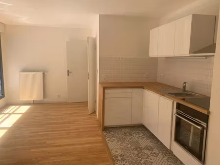 location appartement 3 pièces 57 m² à clichy (92110)  1 460 €