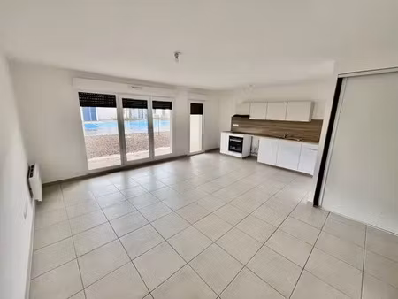 location appartement 4 pièces 84 m² à fagnières (51510)