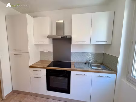 location appartement 3 pièces 63 m² à pertuis (84120)