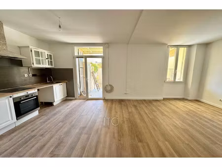 location appartement 3 pièces 60 m² à trets (13530)