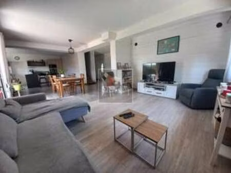 vente maison à saint-pierre-la-cour (53410) : à vendre / 195m² saint-pierre-la-cour