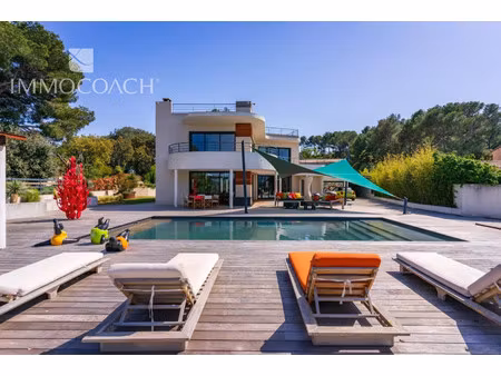 villa de luxe à vendre à carqueiranne