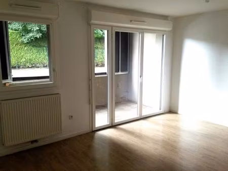 appartement 2 chambres rdc avec parking
