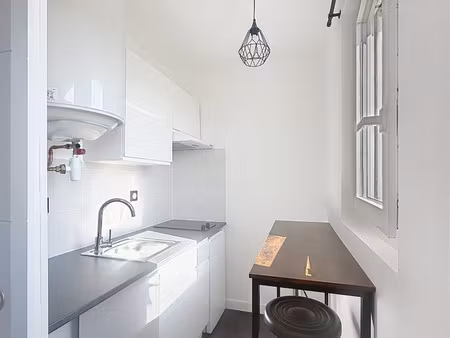 studio refait à neuf proche de la gare à pied