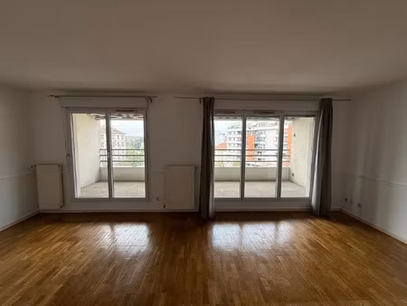 t3 avec box et 2 balcons