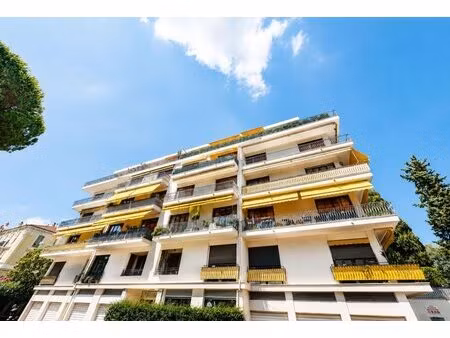 george v / libération  calme  grand balcon  vue dominante  cave  garage  poss. parking