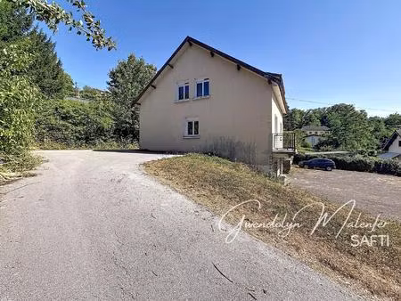 dans le centre d'arbois  decouvrez cette maison ...