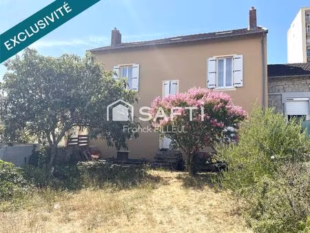 grande maison de ville avec jardin