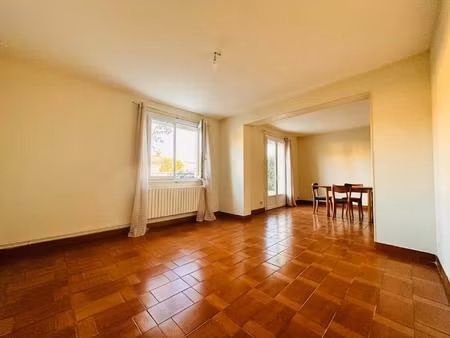 maison 3 chambres de plain pied avec commerces à proximité