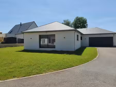 maison d'architecte de 2025 de plain pied de 130 m² avec des prestations de qualité au coe
