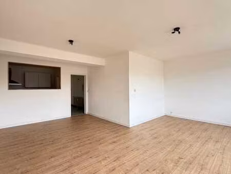 appartement 2 chambres rénové en plein centre de charleroi