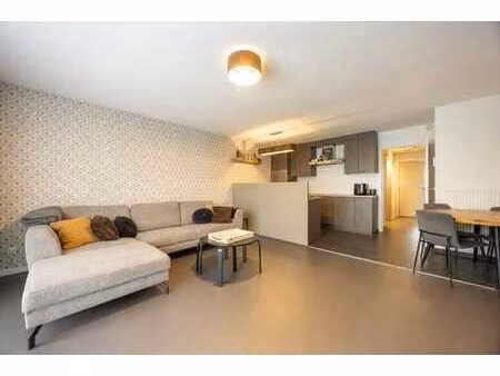 appartement met terras en garage in minderhout.