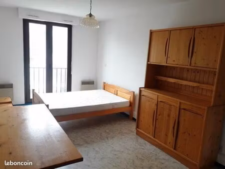 studio 1 pièce 27 m²