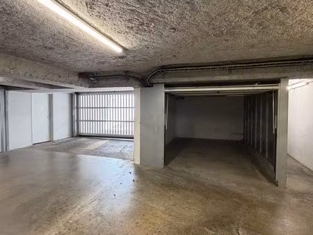 garage box à louer anglet 16 m2 - quartier saint jean