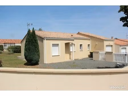 maison 3 chambres avec climatisation