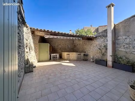 villa 4 pièces 100 m²