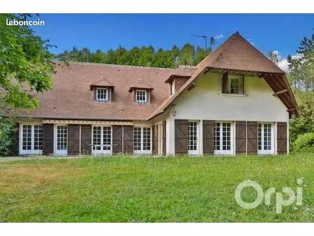 maison 6 pièces 255 m²