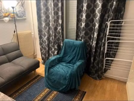 chambre avec tv pour étudiant ou salarié sympa et moderne