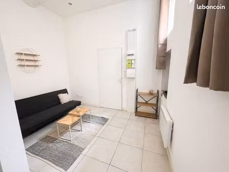 studio meublé rénové 17 m² – cœur historique de béziers – 380 cc  sans frais d'agence