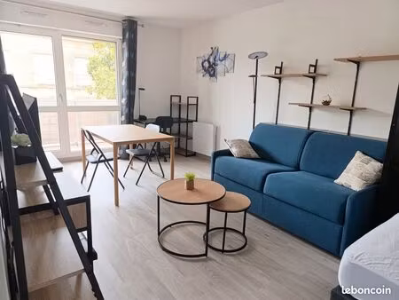 dispo fin août - studio caudéran avec terrasse et parking