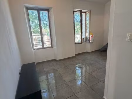 studio meublé 29 m² - marseille 13013 la rose - 620 cc