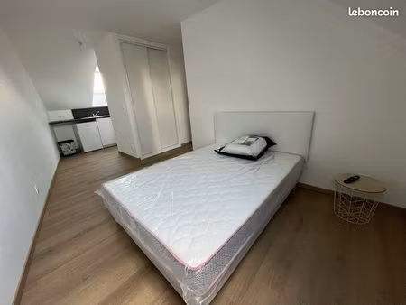 studio entièrement refait à neuf