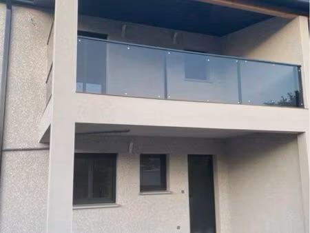 maison 120m2 avec clim/balcon. libre