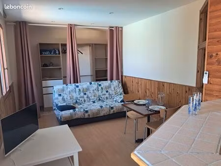 location studio meublé