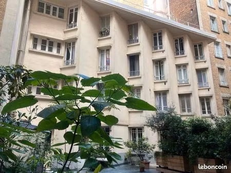 studio 1 pièce 30 m²