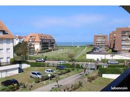 en exclusivitee a 100 mètres de la plage  charmant appartement de 2 pièces avec grand balc
