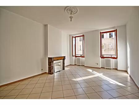 t3 de 83m2 situé secteur chapitre / longchamp