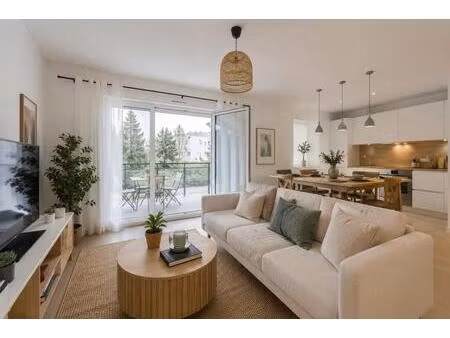 un grand balcon pour profiter de chaque saison – beau 2 pièces lumineux