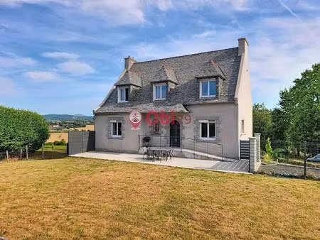 une belle familiale rénovée avec goût  prête à vous accueillir !