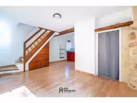 maison de village en pierre avec terrasses au coeur de tresques
