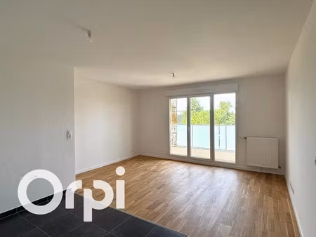 location appartement 2 pièces 45.2 m² à elancourt (78990)  930 €