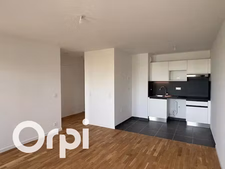location appartement 2 pièces 45.2 m² à elancourt (78990)  933 €