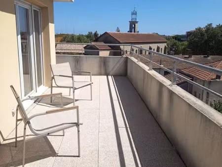 location meublée appartement 3 pièces à port-saint-louis-du-rhone (13230)  813 €