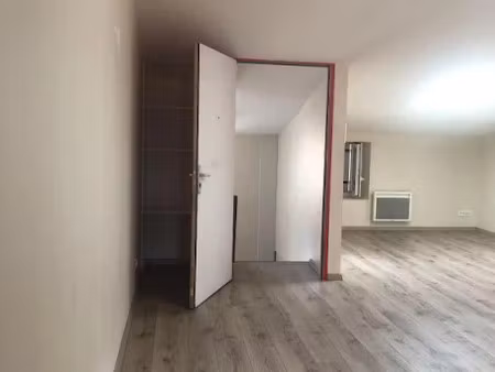 location appartement 2 pièces 38.29 m² à tonnay-charente (17430)  550 €