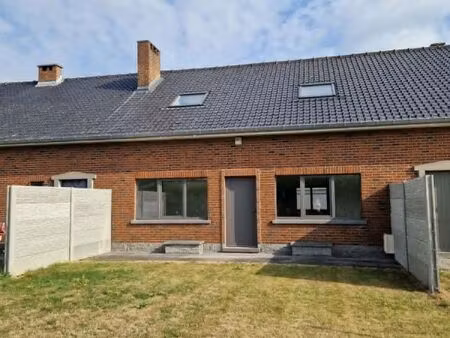 maison à louer avec terrasse et 3 chambres   rebecq (vbe49799)