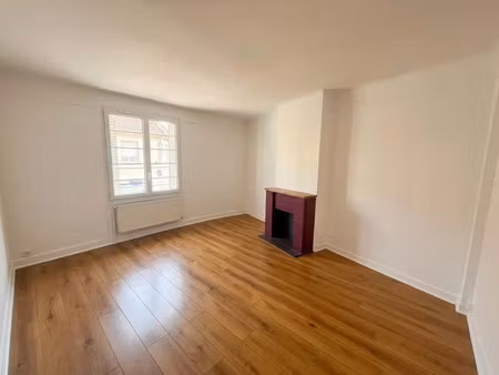 location appartement 2 pièces 45 m² à beaumont-sur-oise (95260)  710 €