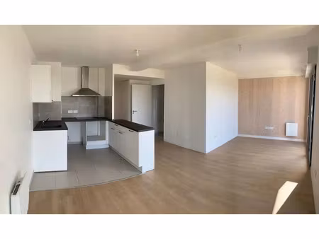 location appartement 3 pièces 63 m² à bry-sur-marne (94360)  1 350 €