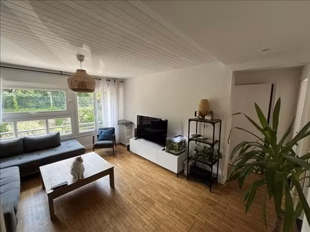 appartement - rdc - 53 24 m2 - 3 pièces - non meublé