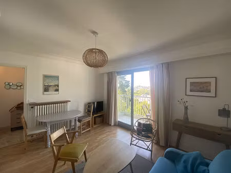 quartier guist hau t1 meuble avec petite terrasse