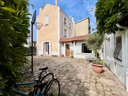 maison sur sous sol à croissy sur seine 220 m2 avec jardin arboré quartier de la british s