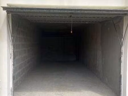 location garage box et parking à blonville-sur-mer (14910) : à louer / 17m² blonville-sur-