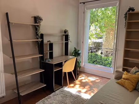 location meublée appartement 1 pièce 19 m² à rueil-malmaison (92500)  790 €