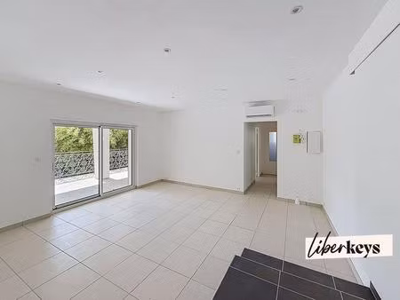 magnifique t3 au rez-de-jardin – résidence d'architecte des années 60